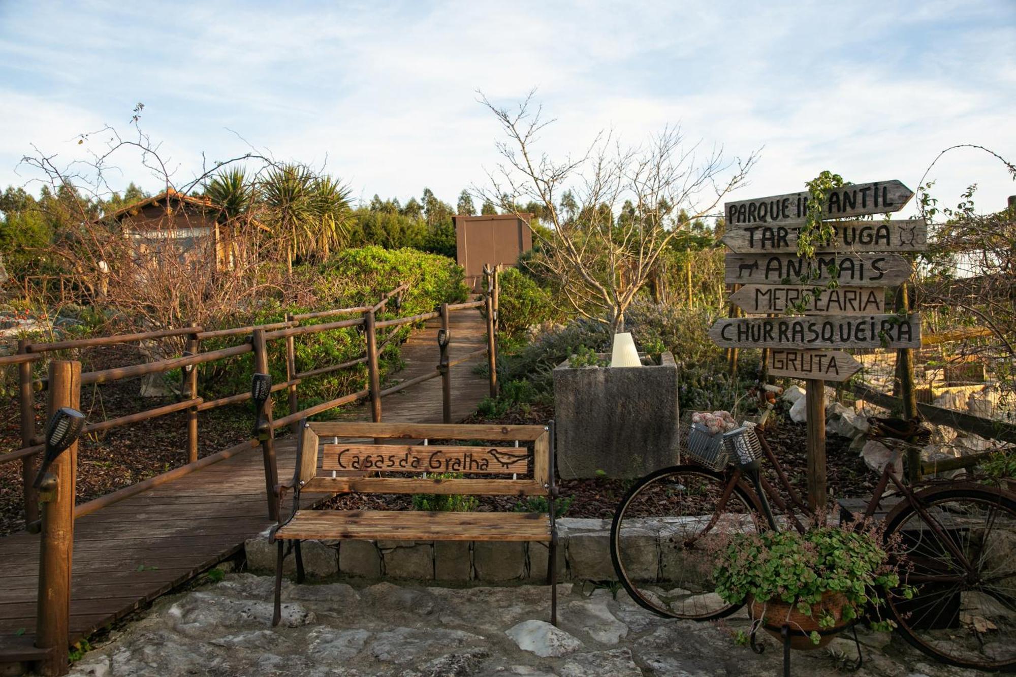 Casas Da Gralha Bed & Breakfast Turquel Exterior photo